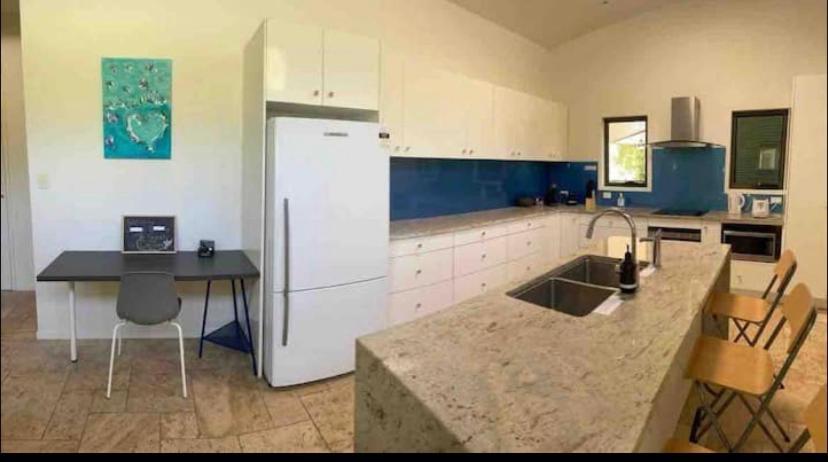 Dezen Accomodation Palmview Экстерьер фото